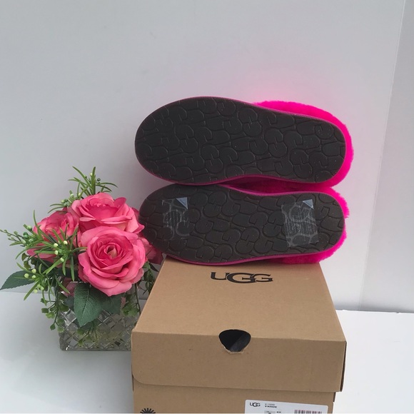 UGG Moraene Slippers - Picture 9 of 12